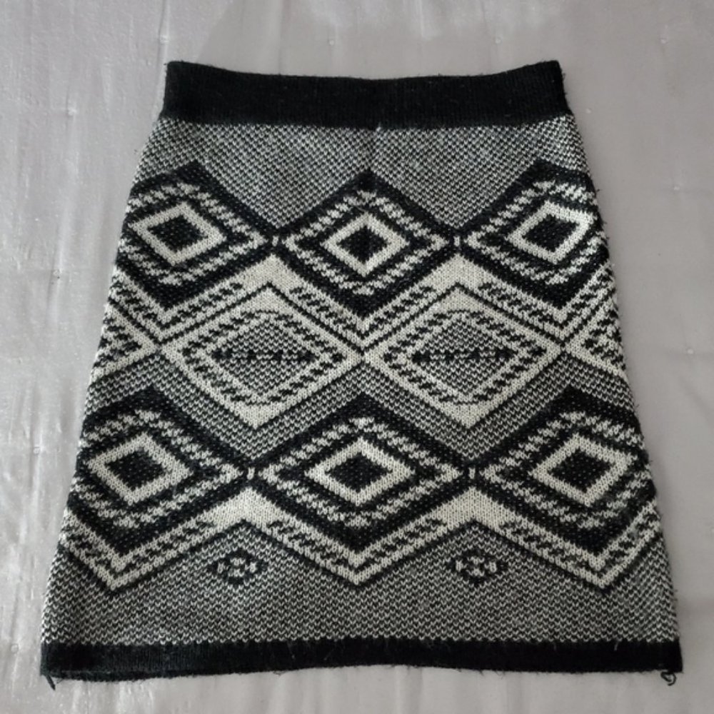 Dynamite Mozaic Pattern Knit Highwaist Skirt-Xs View 5
